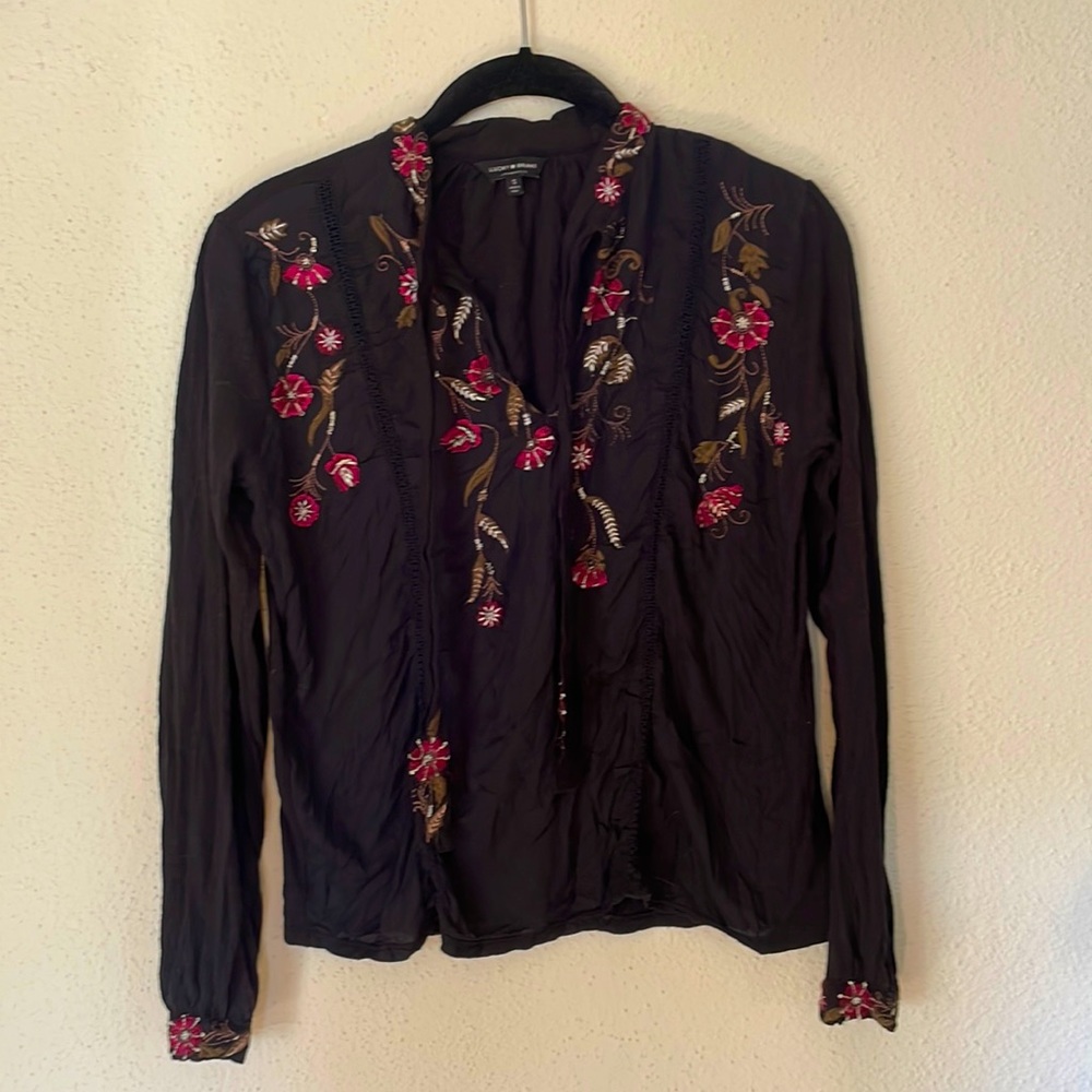 Lucky brand blouse - black with floral embroidery